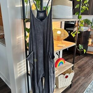 FP Hotshot Onesie washed black